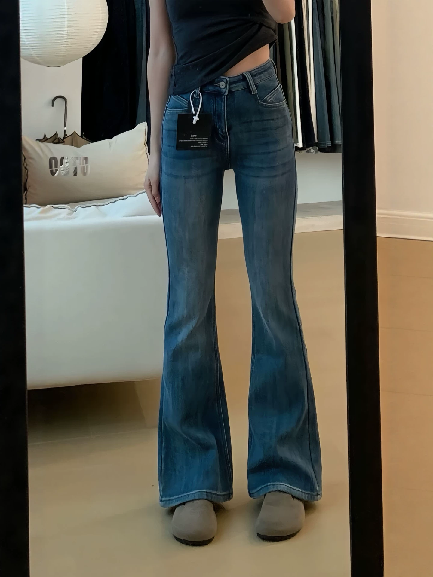 Quần jean xòe màu xanh đậm cạp cao dành cho nữ, mùa thu đông, cỡ lớn, lót lông cừu, dày dặn, co giãn, quần ống loe che hông.