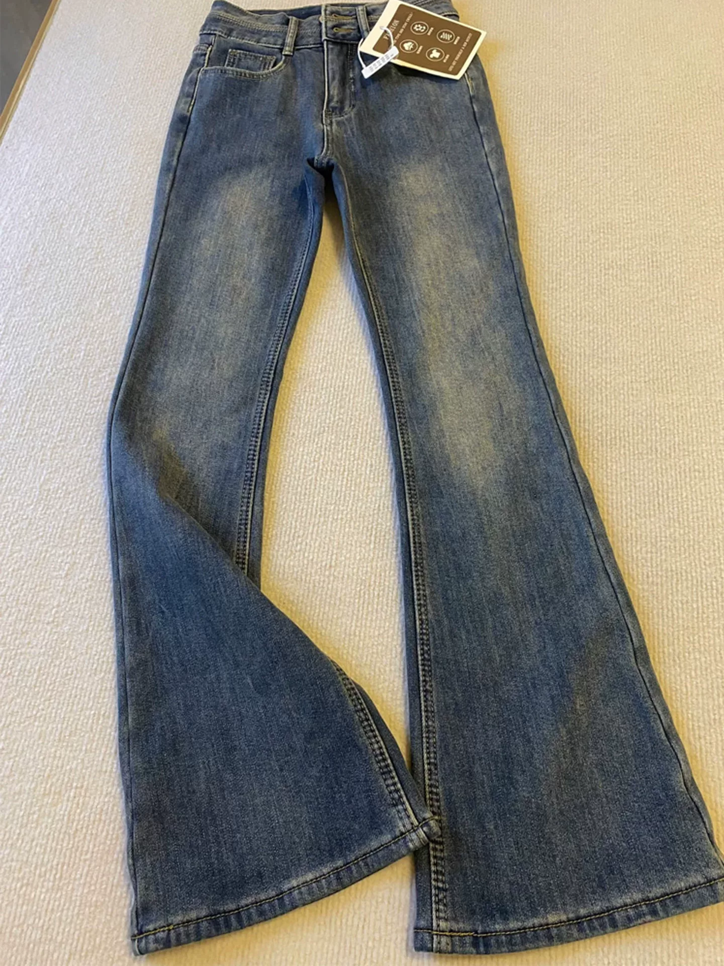 Quần jean xòe màu xanh cổ điển dành cho nữ, mùa thu đông, cỡ lớn, lót lông cừu, dày dặn, cạp cao, tôn dáng, co giãn, quần ống loe che hông.