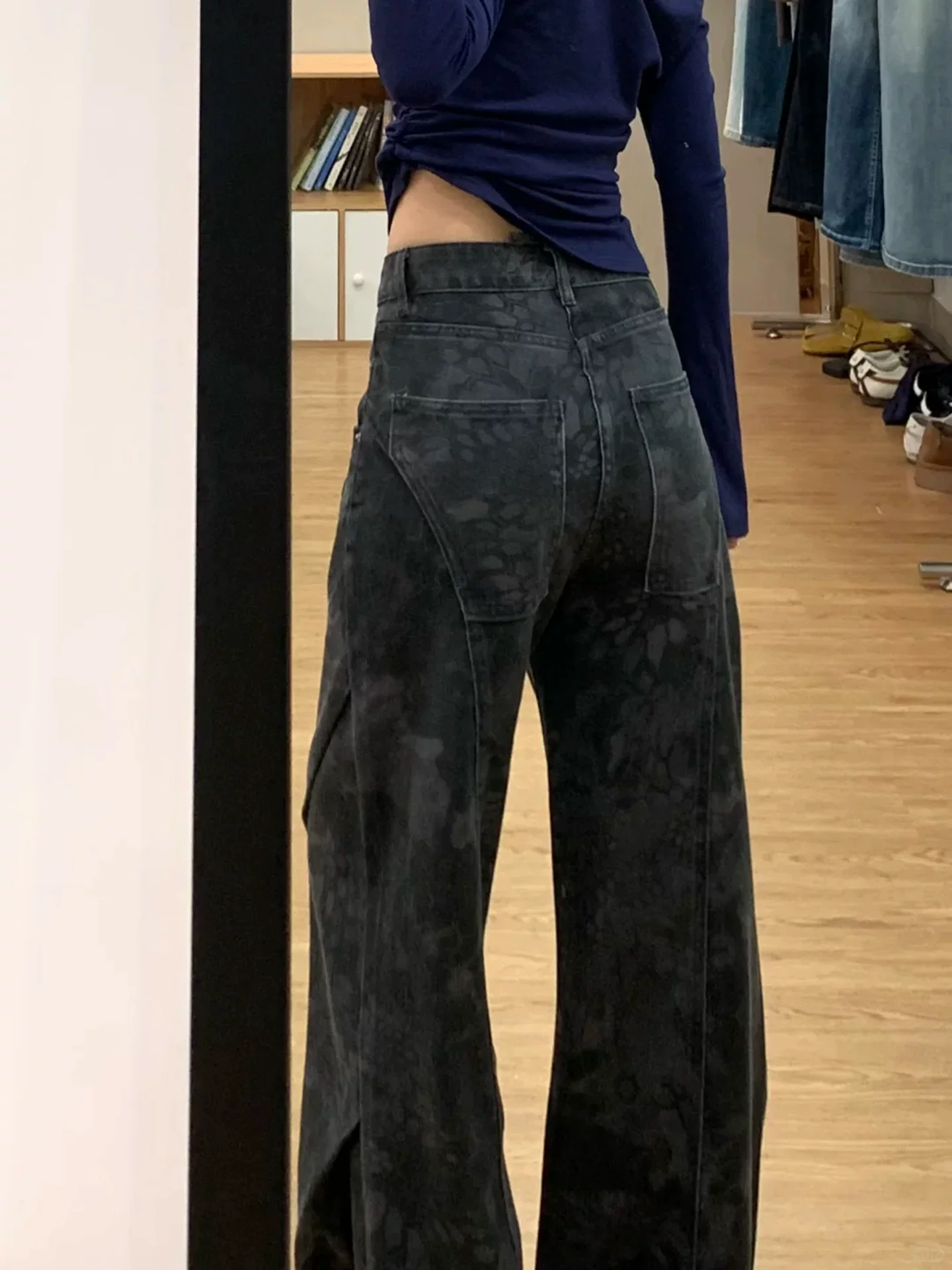 Quần jean ống rộng in họa tiết đen và xám dành cho nữ, mùa thu đông, lót lông cừu, cỡ lớn, cạp cao, dáng suôn, quần ống thẳng dáng rộng.