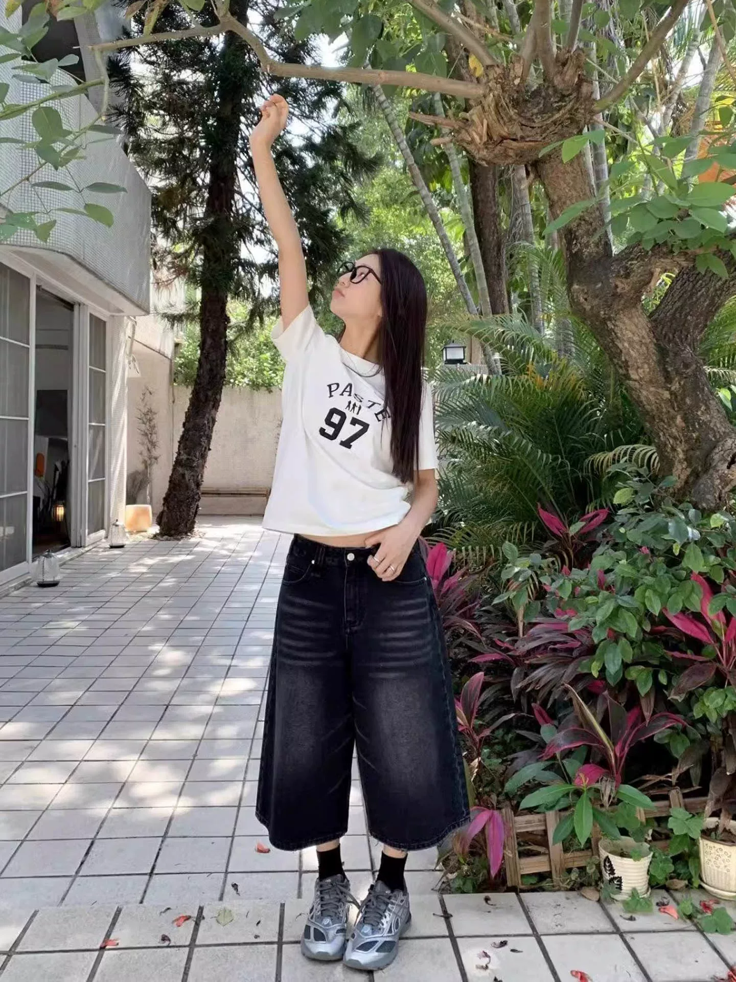 Quần capri denim cổ điển dành cho nữ, phong cách mới mùa hè, cỡ lớn, lưng cao, thon gọn, nhỏ nhắn, quần ống thẳng, quần ống rộng dài vừa phải.