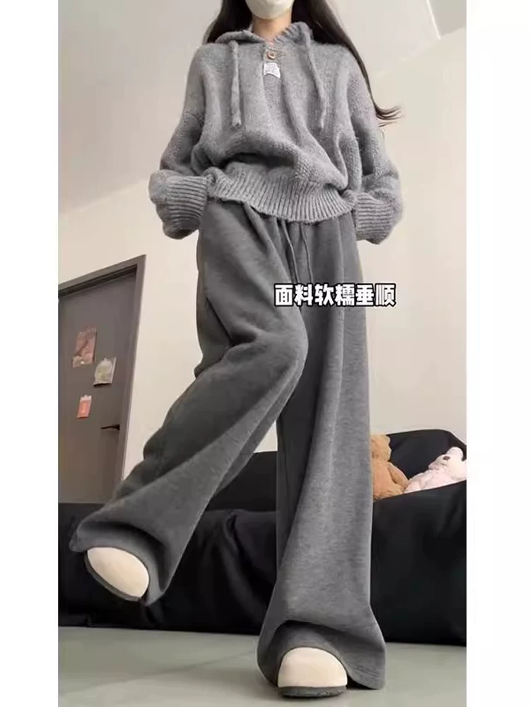 Quần dài màu xám đậm chất liệu gạo nếp dành cho nữ, thu đông 2024, size lớn, lót lông cừu dày, cạp cao, che hông, dáng suôn, tôn dáng, quần ống rộng mặc thường ngày