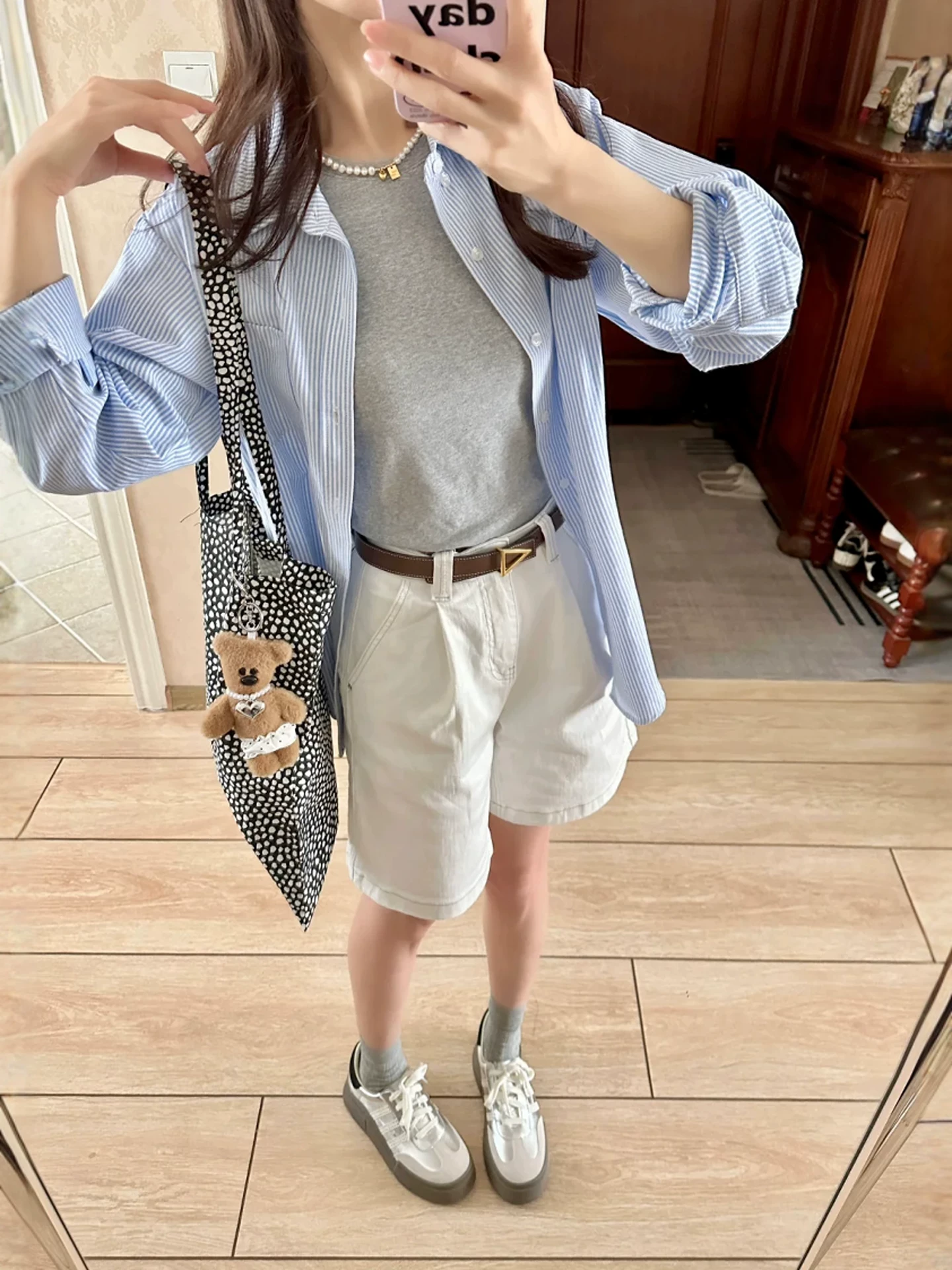 Quần short denim trắng dành cho nữ, kiểu dáng mỏng mùa hè, cỡ lớn, lưng cao, dáng rộng, che hông, giảm béo, quần ống rộng dài đến giữa bắp chân.