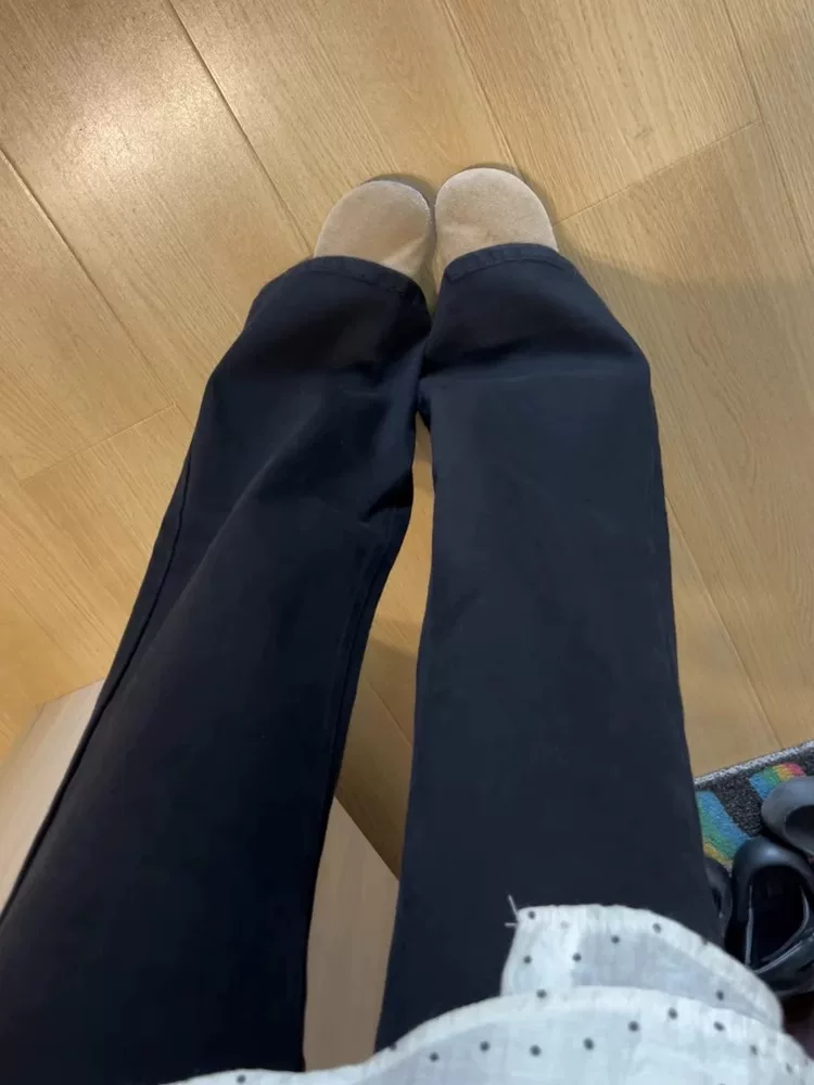 Quần jean đen ống loe dáng thẳng dành cho nữ, thu đông 2025, size lớn, cạp cao, rộng rãi, tôn dáng, quần ống chuông rộng