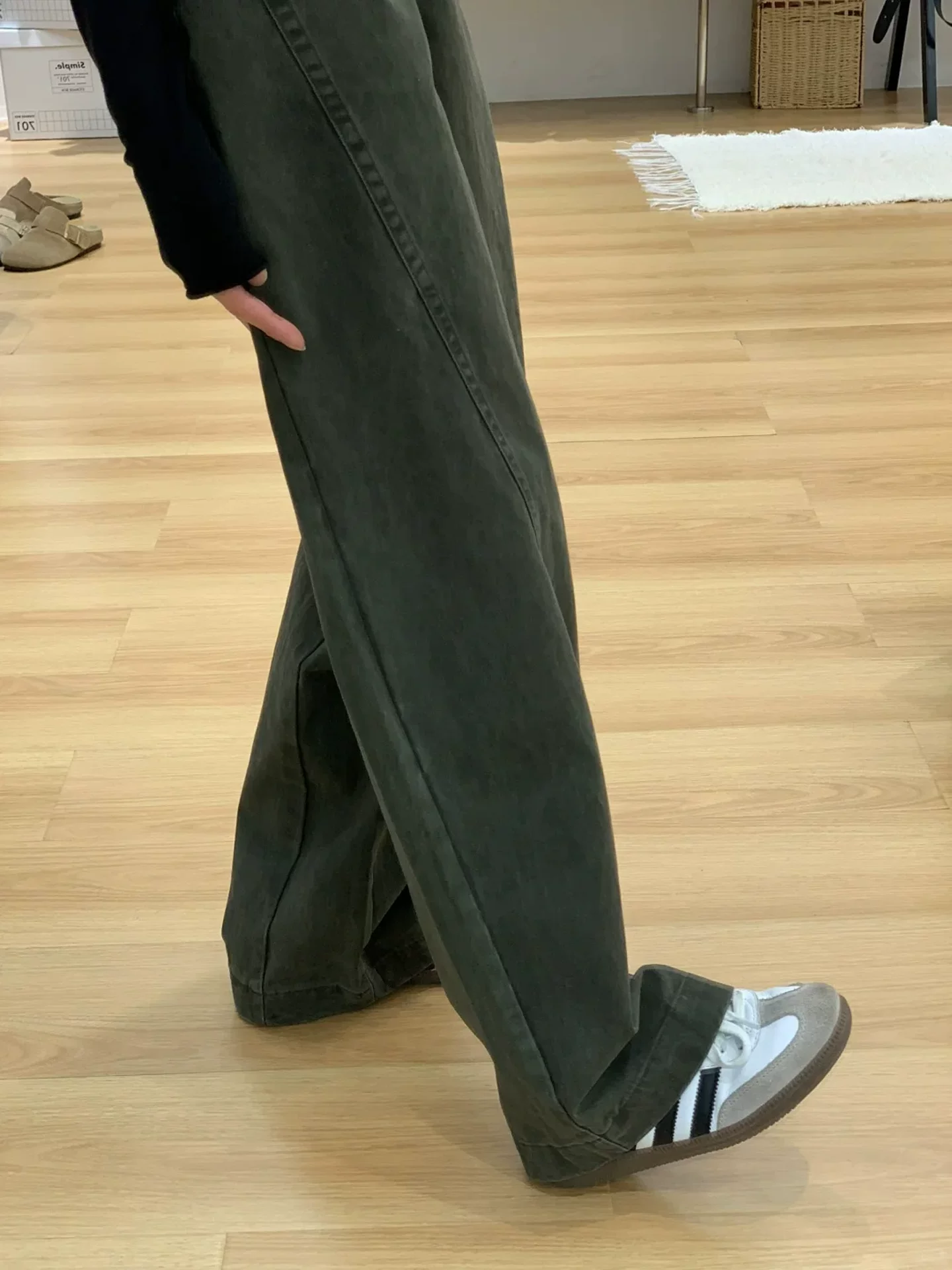 Quần scimitar cổ điển kiểu Mỹ dành cho nữ, quần cargo màu xanh quân đội, cỡ lớn mùa thu, quần cạp cao, dáng rộng, quần ống rộng giúp giảm béo.