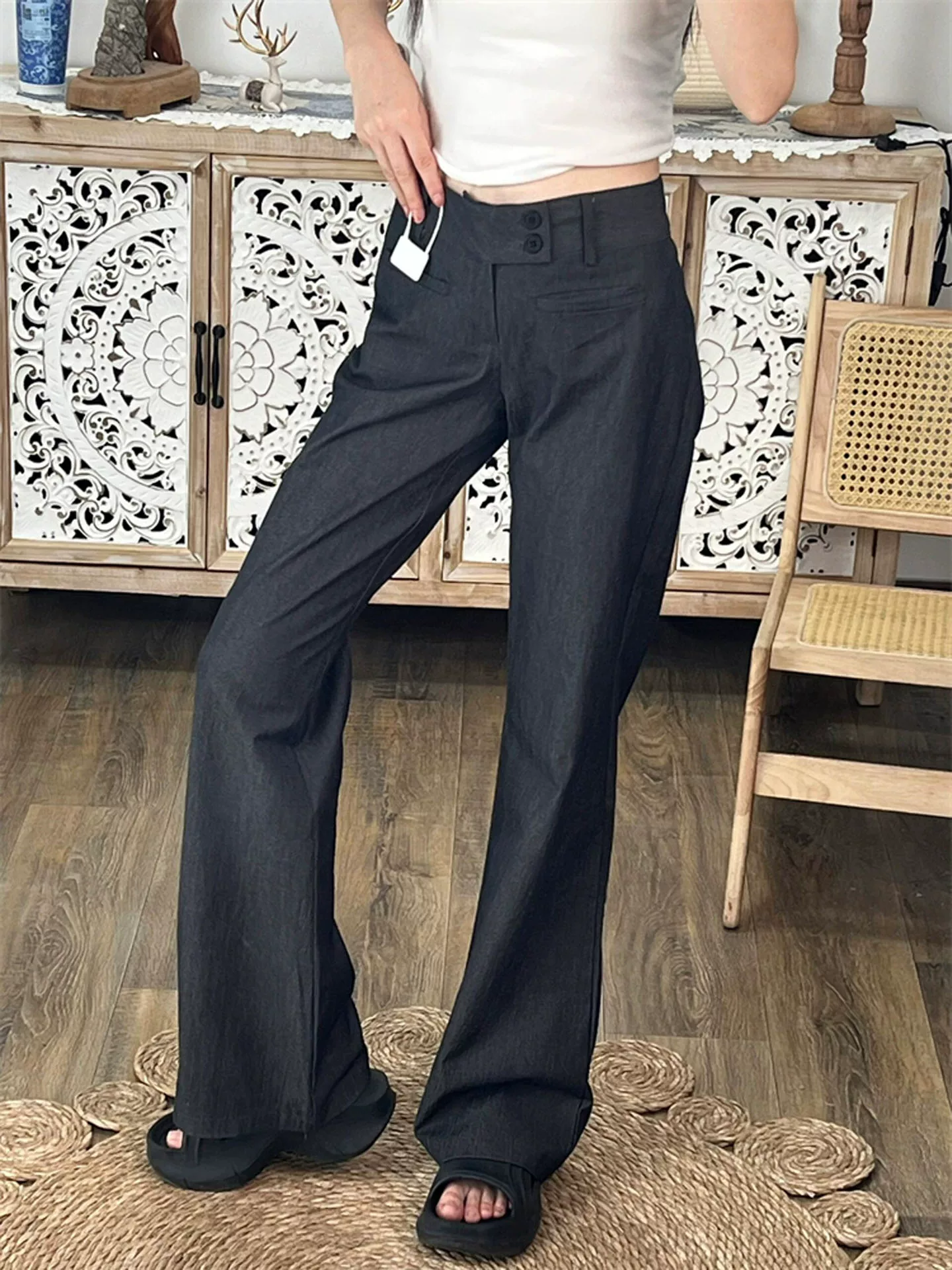 Quần âu màu xám cổ điển dành cho nữ, phong cách đầu thu, cỡ lớn, lưng thấp, dáng rộng, tôn dáng, hơi loe, quần ống rộng dài chấm đất, phong cách thường ngày.