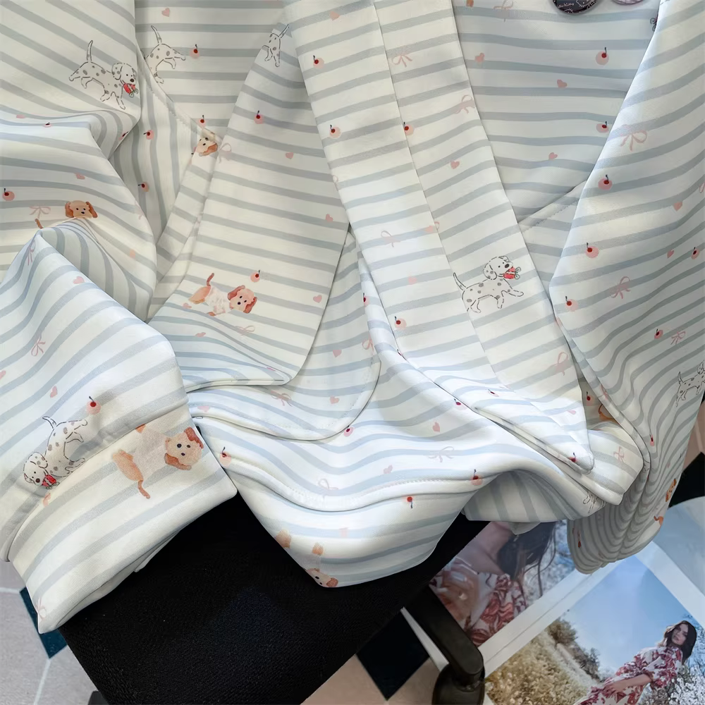 Áo khoác len in hình chó con kiểu Nhật dành cho nữ, áo có mũ trùm đầu sọc độc đáo và đẹp mắt cho mùa xuân và mùa thu.