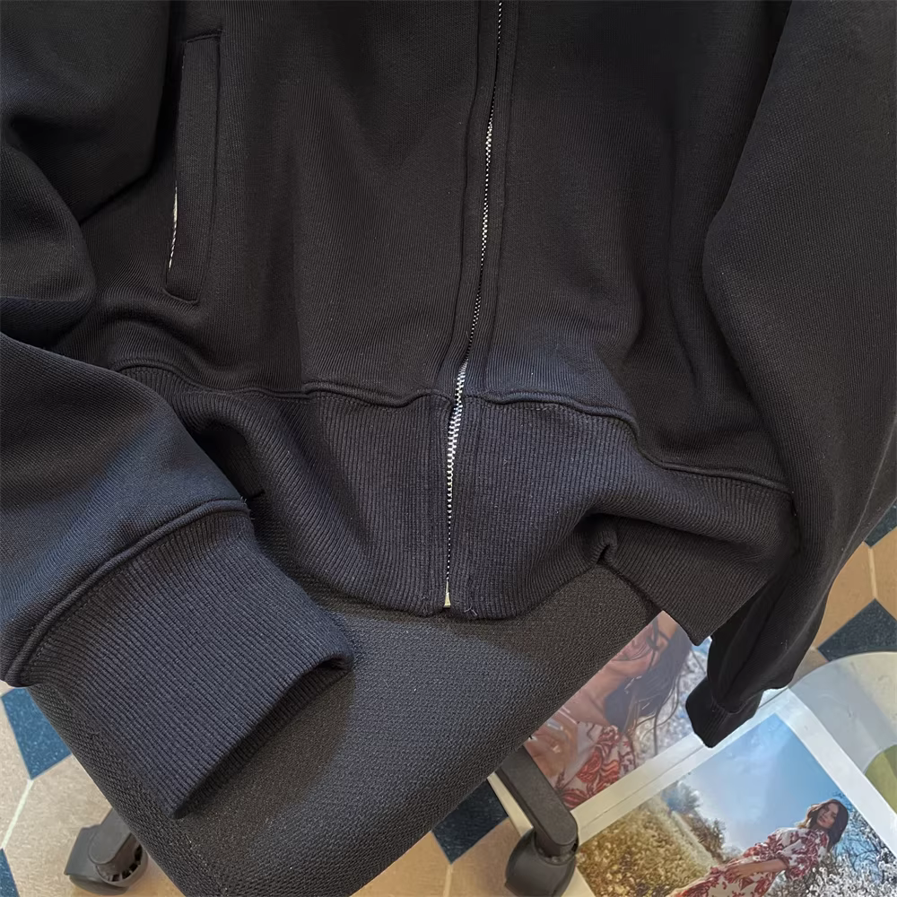 Áo khoác cardigan ngắn có mũ trùm đầu cao cấp kiểu Mỹ cổ điển, phối màu đen trắng, họa tiết kẻ caro, dành cho nữ, mùa thu 2025