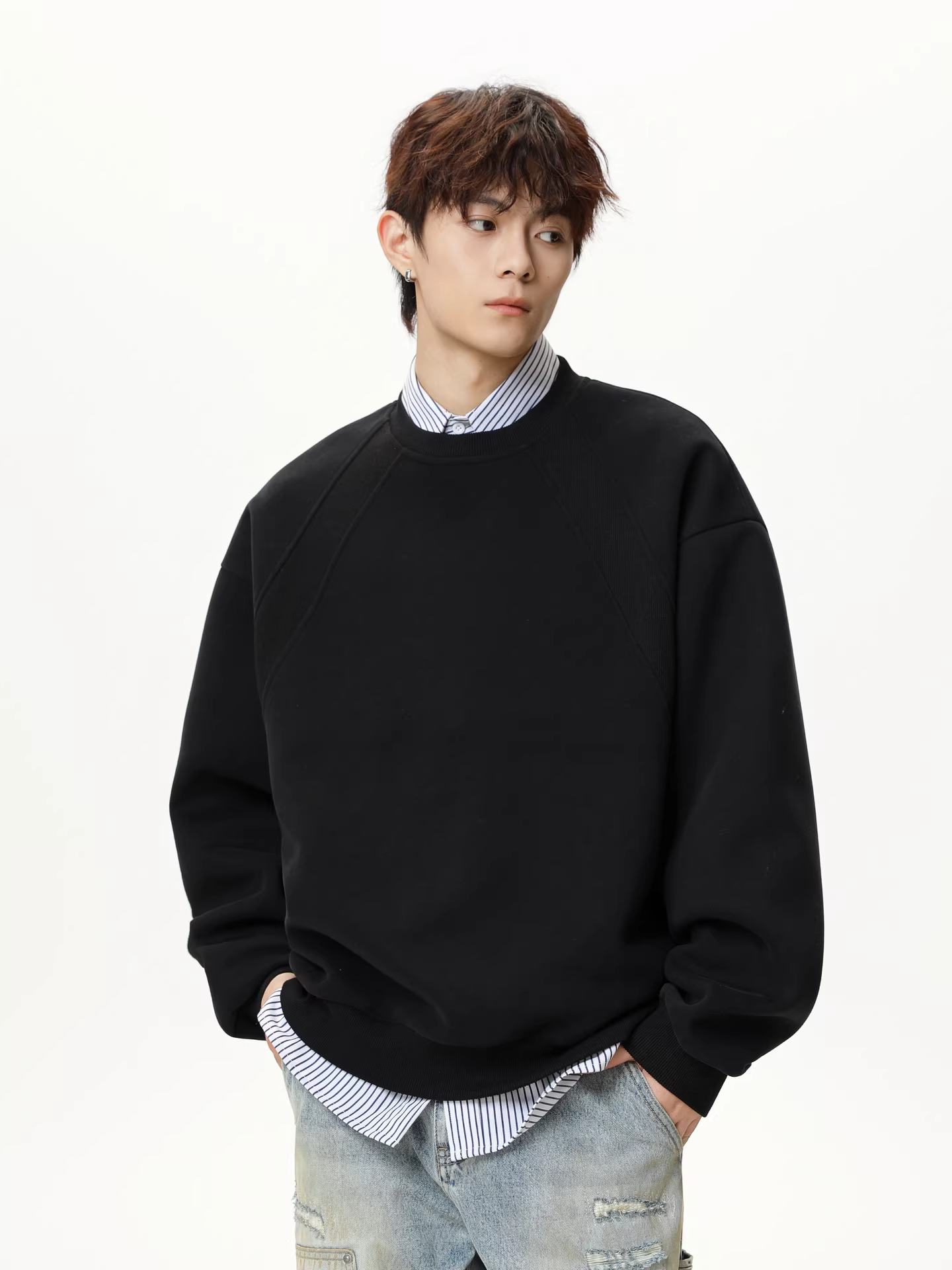 Wukong có sẵn áo thun kiểu Mỹ phối vải nặng ký, thời trang đường phố unisex, rộng rãi và đa năng, kiểu dáng hộp, cổ tròn.