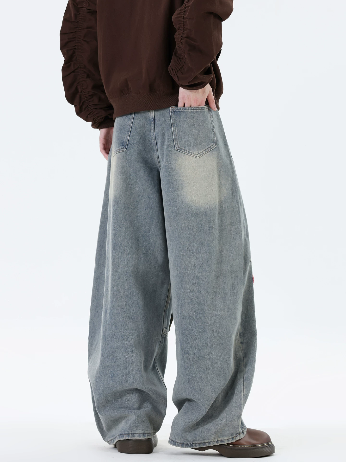 Wukong có sẵn quần jean nam dáng thẳng, kiểu Mỹ, phối vải ghép mảnh, kiểu dáng hiện đại, quần dài ống rộng, thoải mái và đa năng.