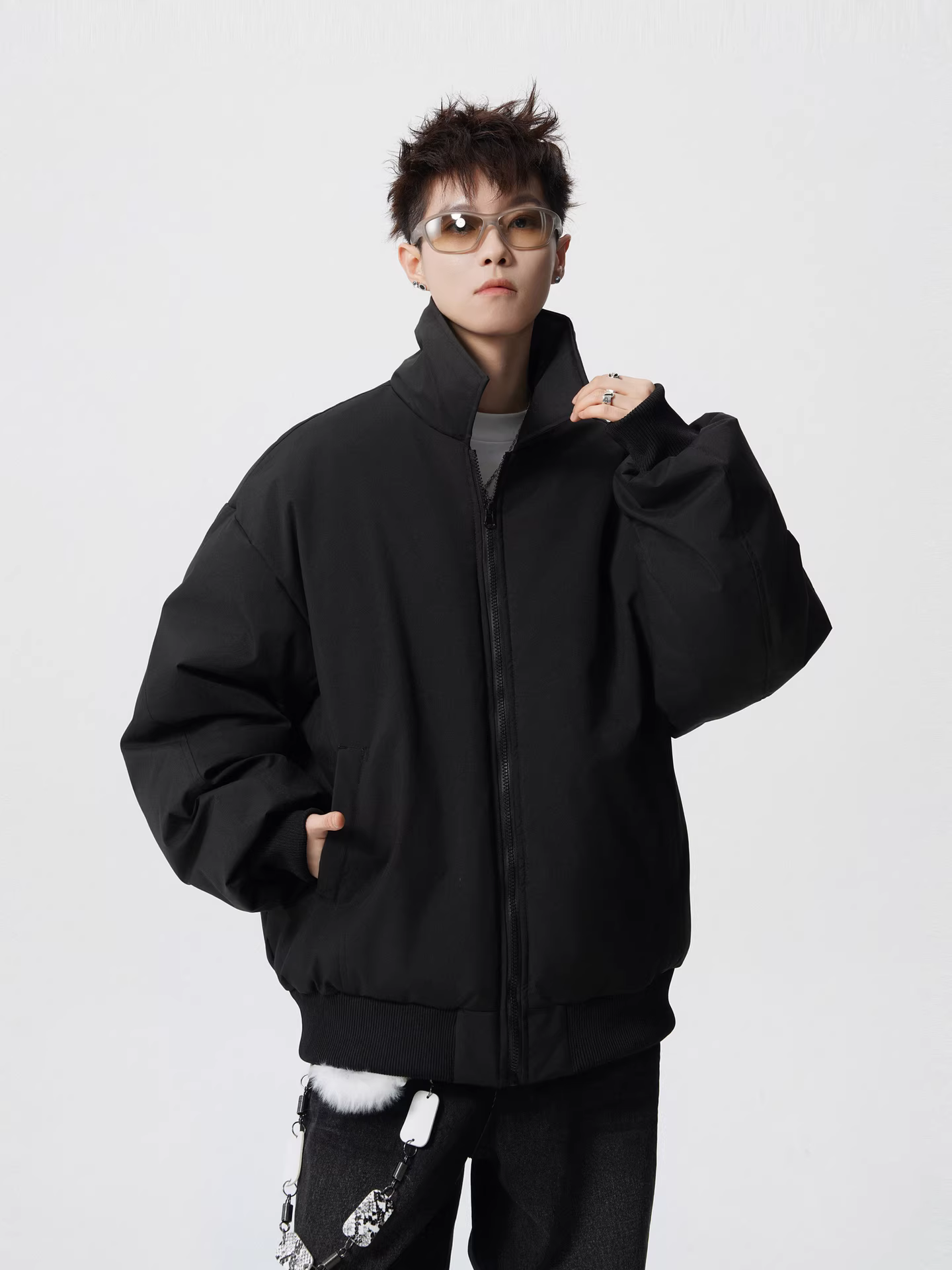 Ngộ Không có sẵn áo khoác bomber kiểu Mỹ thời thượng dành cho nam và nữ, áo khoác cotton ngắn màu trơn đơn giản.