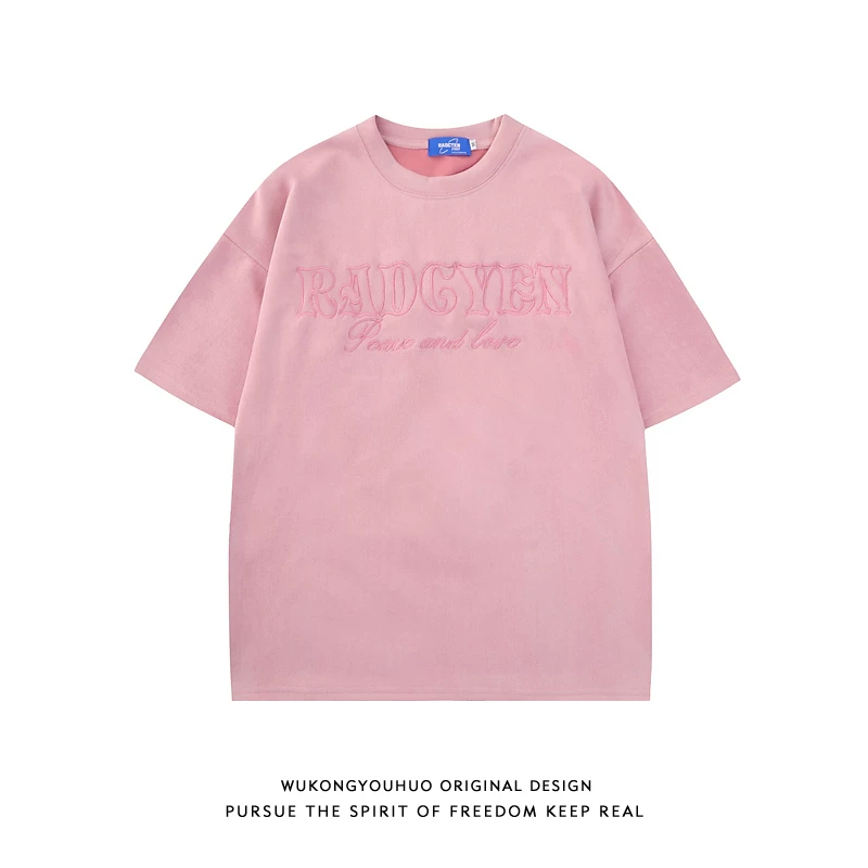 Wukong có sẵn áo thun ngắn tay da lộn thêu hình trái tim gai phong cách Mỹ dành cho nam, áo thun cặp đôi màu hồng dáng rộng cổ điển.