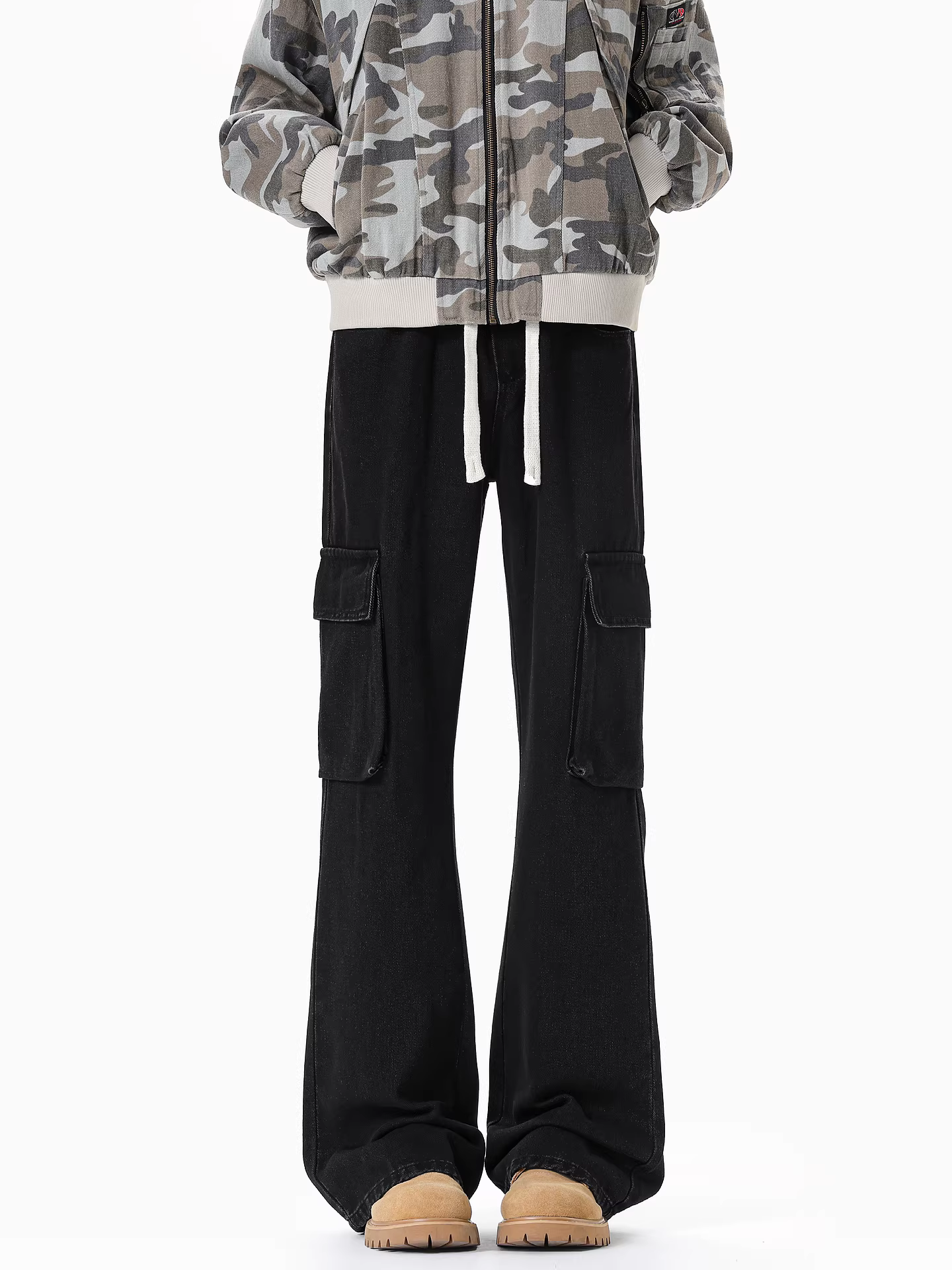 Ngộ Không có sẵn quần jeans ống loe nhiều túi kiểu Mỹ, quần kaki nam thời trang retro rộng rãi có dây rút.