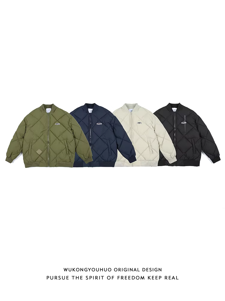Wukong có sẵn áo khoác bóng chày mùa đông kiểu cổ điển họa tiết kim cương bằng cotton dành cho nam, áo khoác phi công dày dặn kiểu dáng rộng rãi hợp thời trang dành cho cặp đôi.