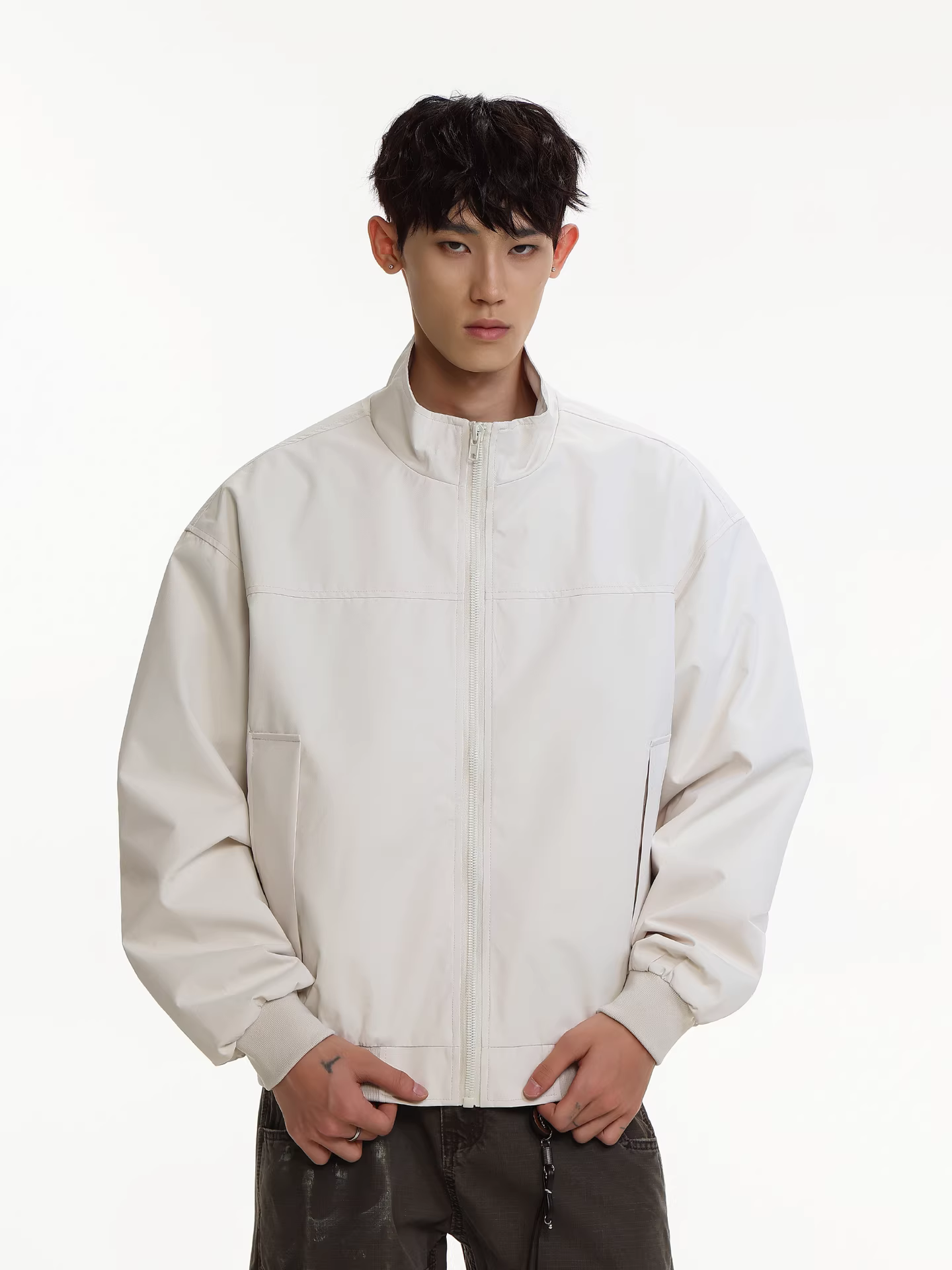 Wukong có sẵn áo khoác gió cổ đứng ba lớp phong cách retro Mỹ dành cho nam, áo khoác thời trang thương hiệu nổi tiếng, kiểu dáng rộng rãi, đa năng dành cho cặp đôi.