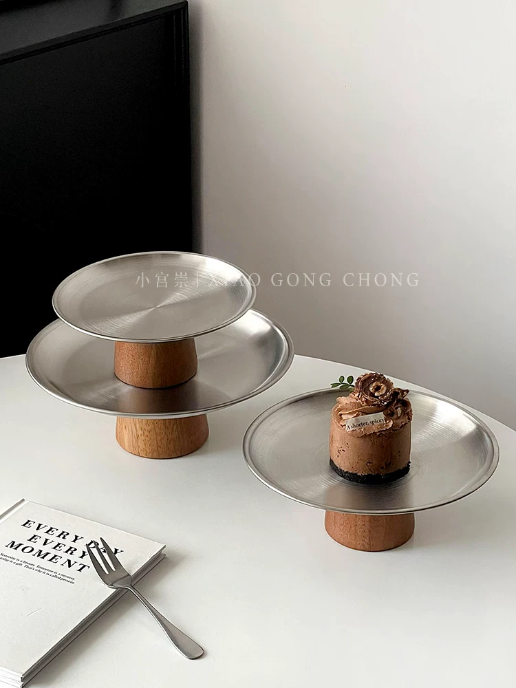 Khay đựng trái cây phòng khách, làm bằng gỗ keo với khay thép không gỉ cao cấp, phong cách nhẹ nhàng sang trọng, dùng để đựng kẹo, đồ ăn nhẹ, trái cây, bánh ngọt.