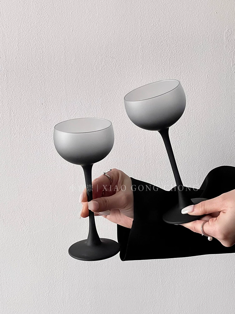 Ly cocktail nữ thiết kế độc đáo, màu đen mờ chuyển sắc, phiên bản đặc biệt