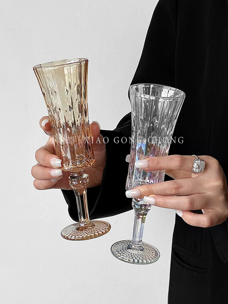 Ly rượu sâm banh cao chạm nổi, ly nước phong cách Instagram cao cấp, ly rượu cổ điển dành cho nữ, ly rượu trái cây ngọt.