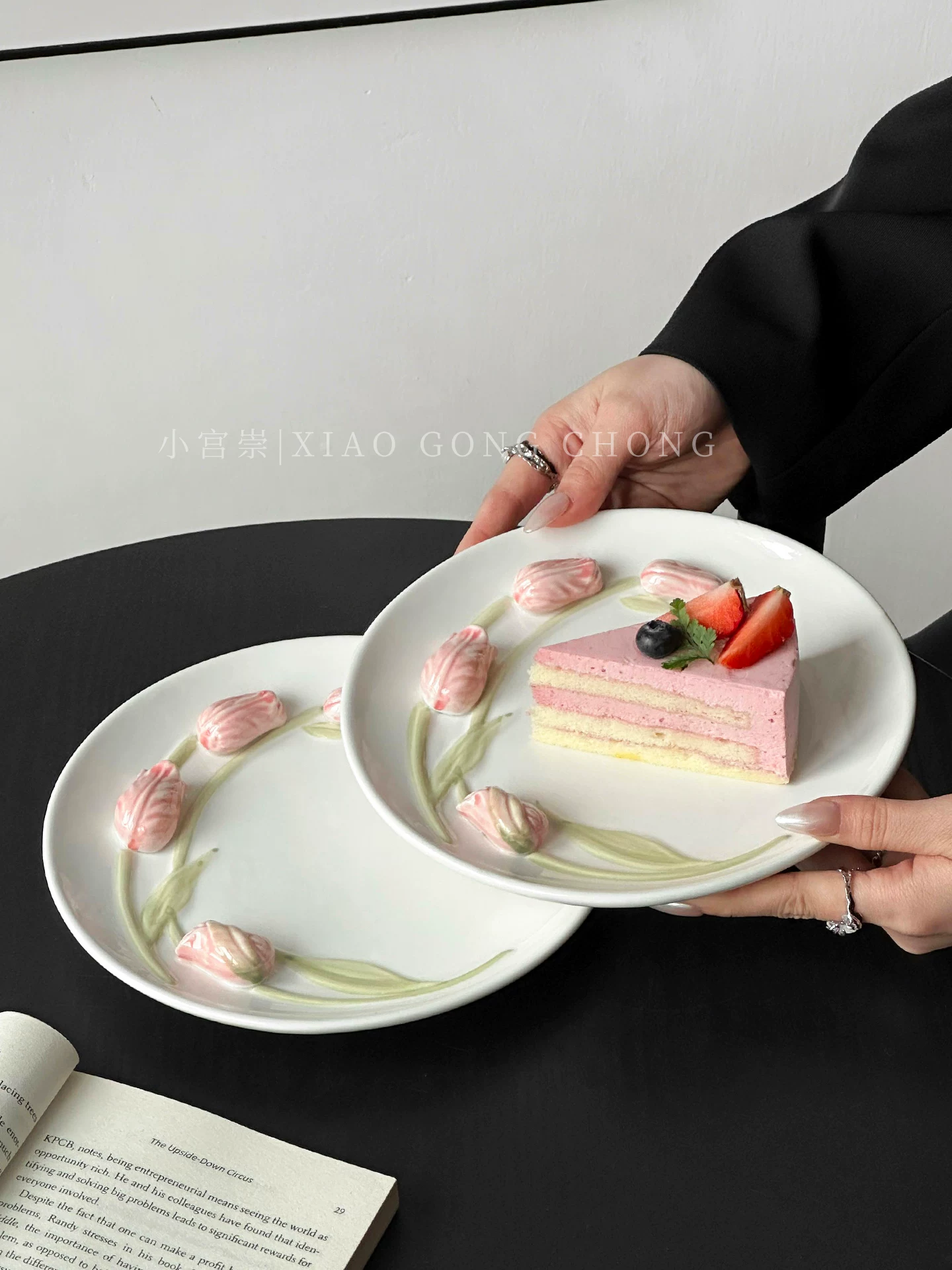 Đĩa tráng miệng gốm sứ hoa tulip nổi ba chiều, đĩa bánh ngọt kiểu Pháp cổ điển cao cấp, đồ dùng bàn ăn sáng tạo.