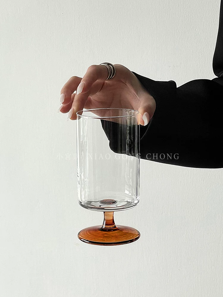 Ly thủy tinh cao thẳng kiểu thời trung cổ, mang không khí độc đáo, ly cocktail, ly nước ép, ly uống nước.