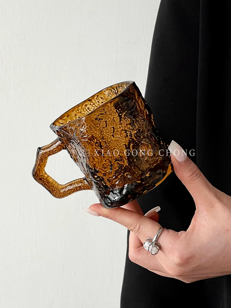 Ly thủy tinh màu hổ phách phong cách Ins có tay cầm, ly uống nước gia dụng cao cấp, ly cà phê, ly nước giải khát, ly nước uống.