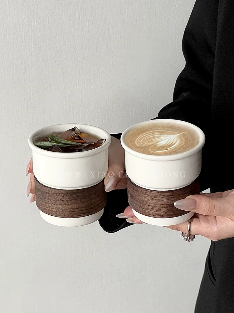 Cốc cầm tay bằng gốm trắng tối giản, cốc cà phê latte tiện lợi, cốc nước có vỏ tre chống bỏng, cốc sữa ăn sáng.