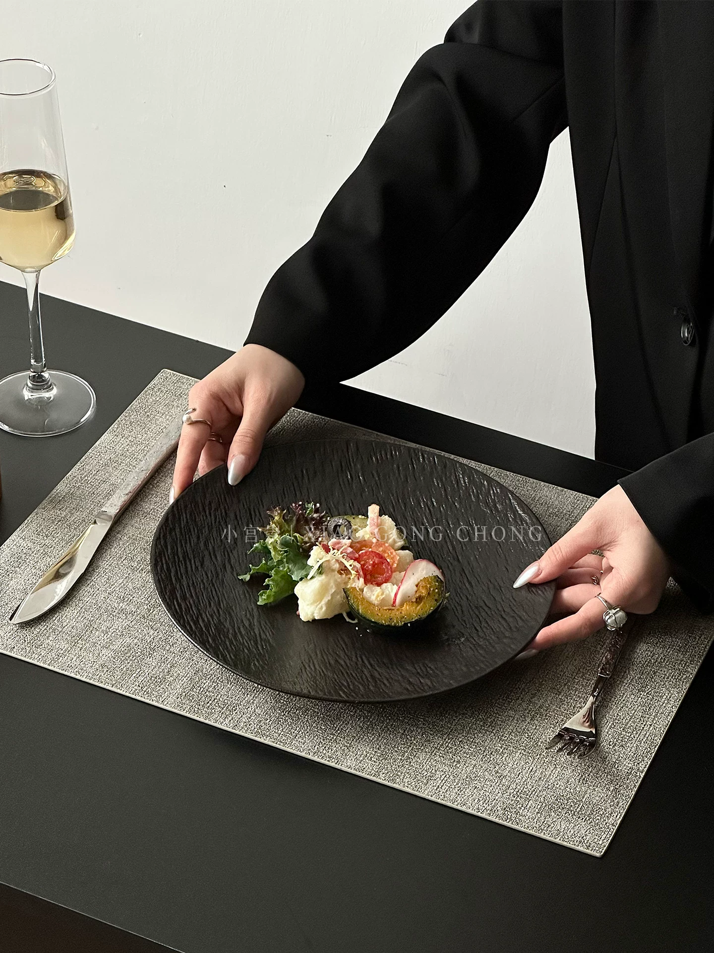 Đĩa thịt bò bằng gốm có hoa văn đá cao cấp, đĩa kiểu phương Tây, đĩa đựng món ăn sang trọng và tinh tế, đĩa đựng mì ống, bộ đồ ăn đĩa nông sáng tạo dùng trong gia đình.