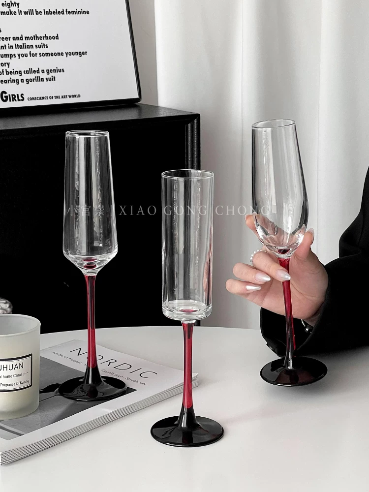 Ly rượu sâm banh có chân đỏ kiểu châu Âu dùng trong gia đình, ly rượu vang đỏ pha lê sáng tạo cao cấp, ly rượu, một cặp ly rượu có ga