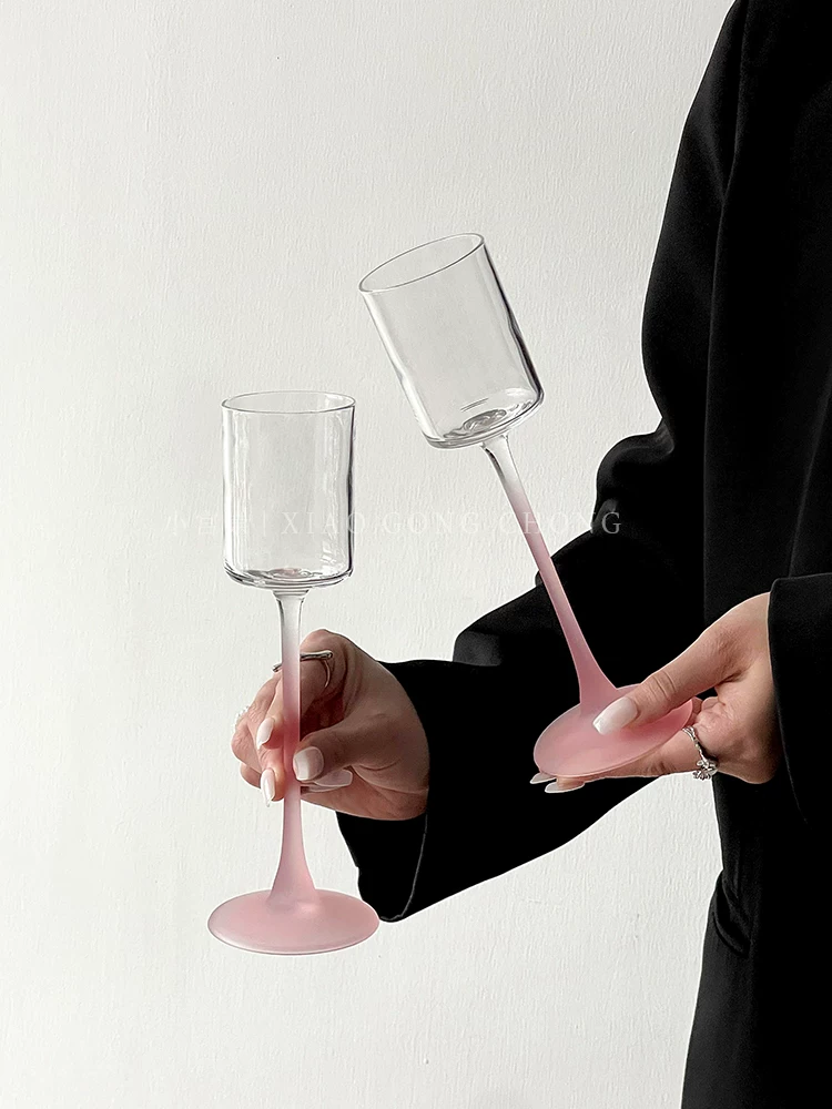 Ly thủy tinh thẳng màu hồng nhạt kiểu Pháp, ly rượu sâm banh cao cấp, ly rượu tráng miệng, ly cocktail sáng tạo.