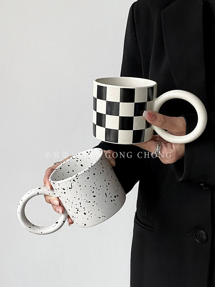 Cốc cờ vua gốm sứ tai to với thiết kế họa tiết mực, cốc gốm, cốc cà phê, cốc sữa gia dụng, cốc ăn sáng