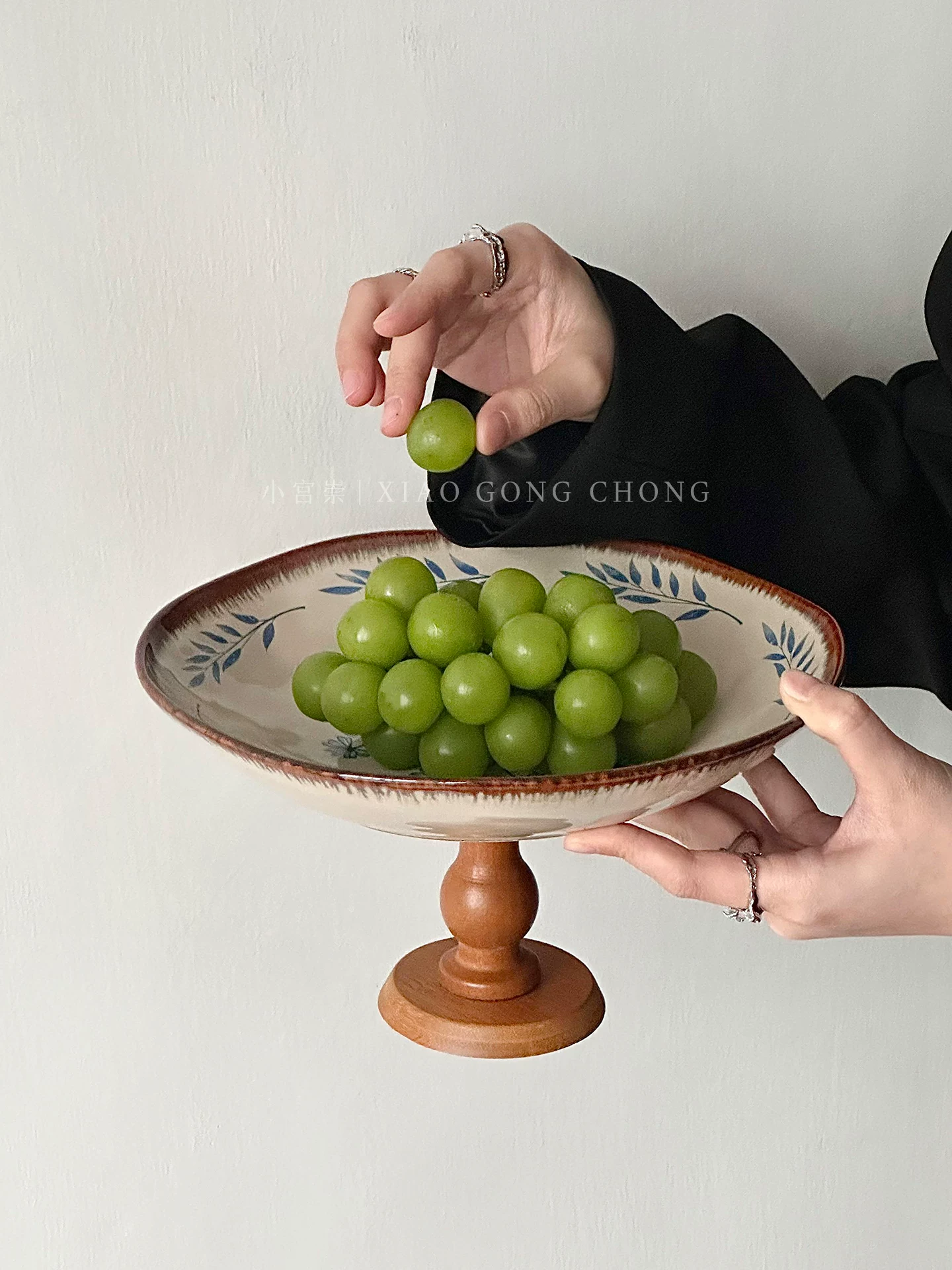 Đĩa trái cây gỗ kiểu trung cổ chân cao dùng trong nhà, khay gốm, đĩa trái cây khô, đĩa ăn vặt, đĩa bánh ngọt
