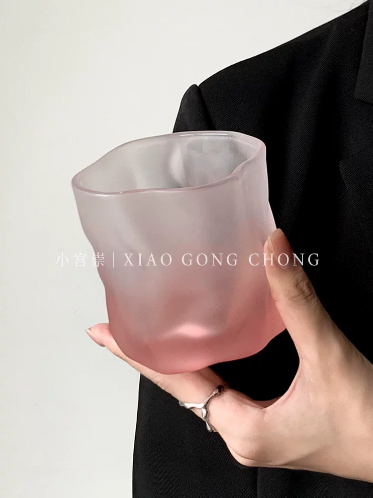 Ly thủy tinh xoắn không đều màu hồng nhạt phong cách Ins, ly rượu cao cấp, ly uống nước, ly cà phê