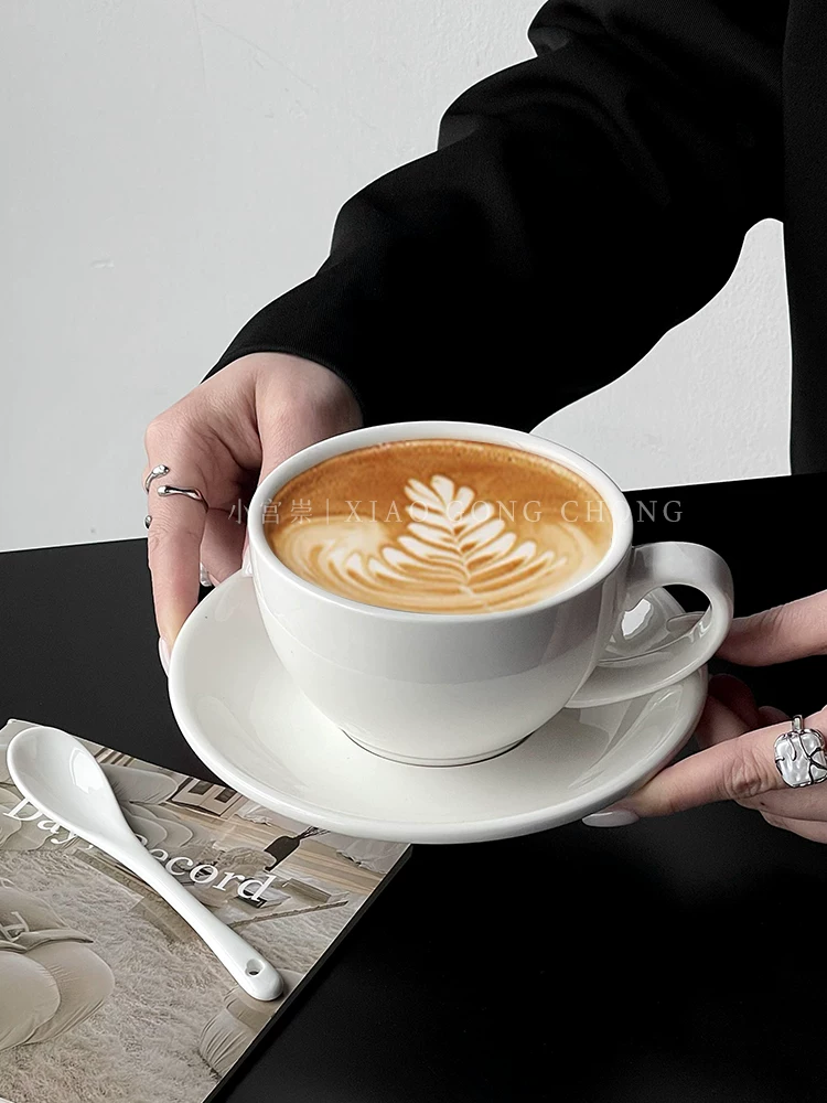 Tách và đĩa cà phê màu trắng tinh khiết theo phong cách tối giản, tách latte theo phong cách ins, tách latte nghệ thuật cappuccino, cốc, tách mocha lạ mắt.