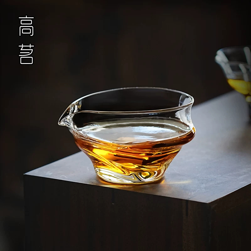 Cốc thủy tinh trong suốt, ấm trà kiểu Nhật nhỏ gọn tinh tế có vòi, bình trà thủy tinh borosilicate chịu nhiệt dày dặn.