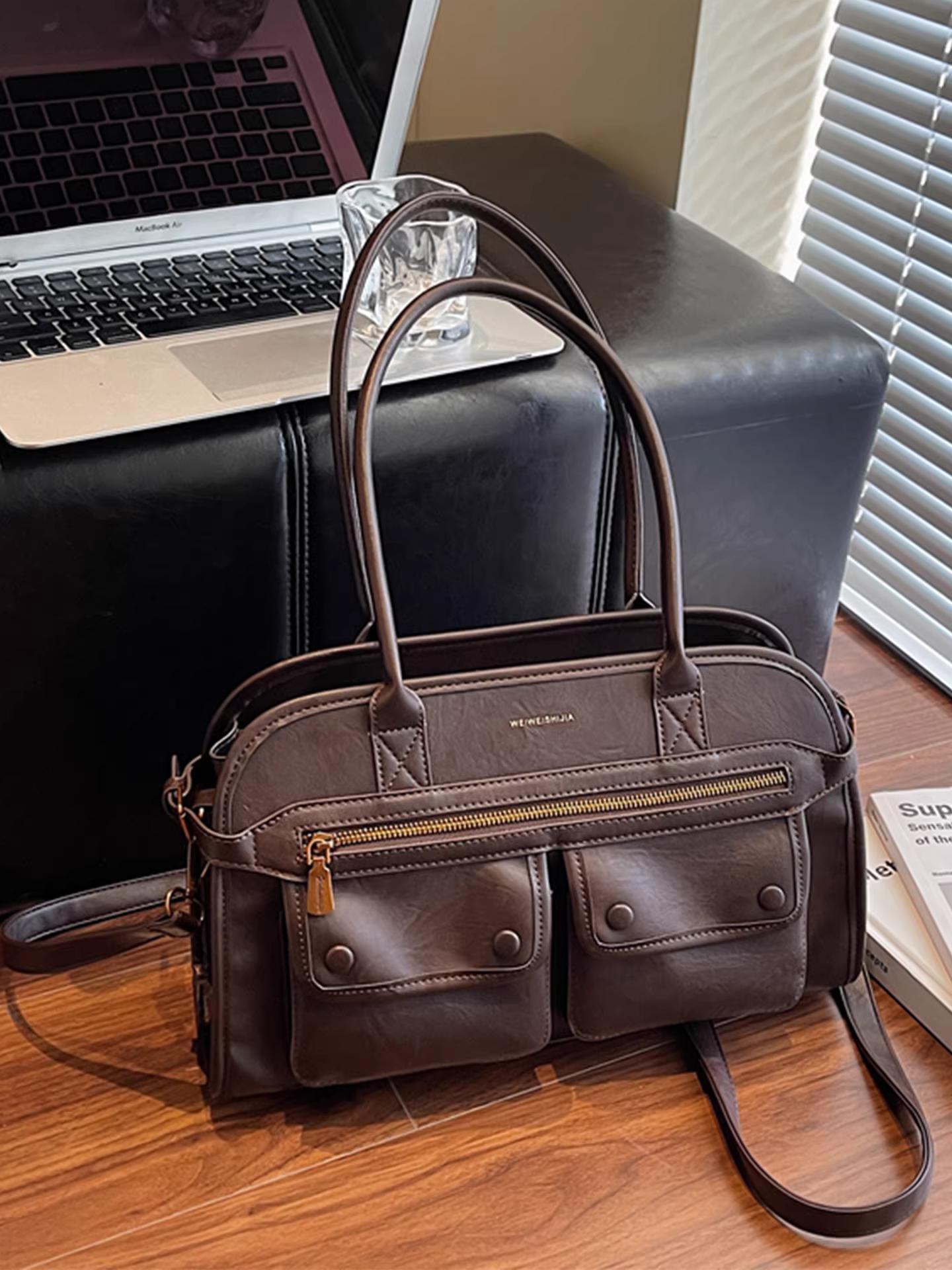 Túi xách nữ cỡ lớn, phong cách retro thu đông 2025, túi đeo chéo cá tính, túi đeo vai/nách, túi đi làm kiểu gối.