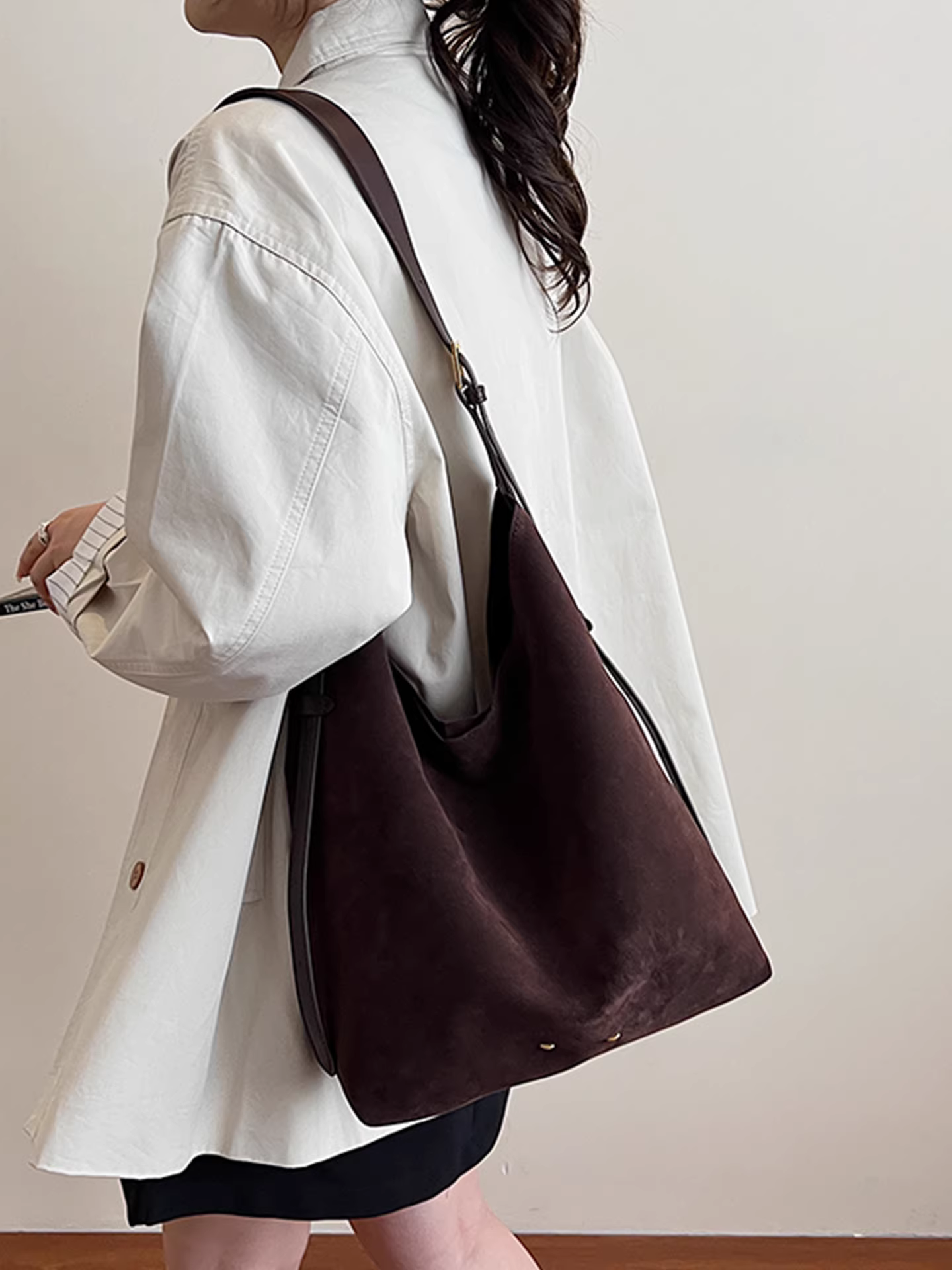 Túi da lộn nữ, dung tích lớn, mẫu mới hè 2025, phong cách retro, đeo chéo, kiểu Hàn Quốc, túi tote cao cấp đi làm