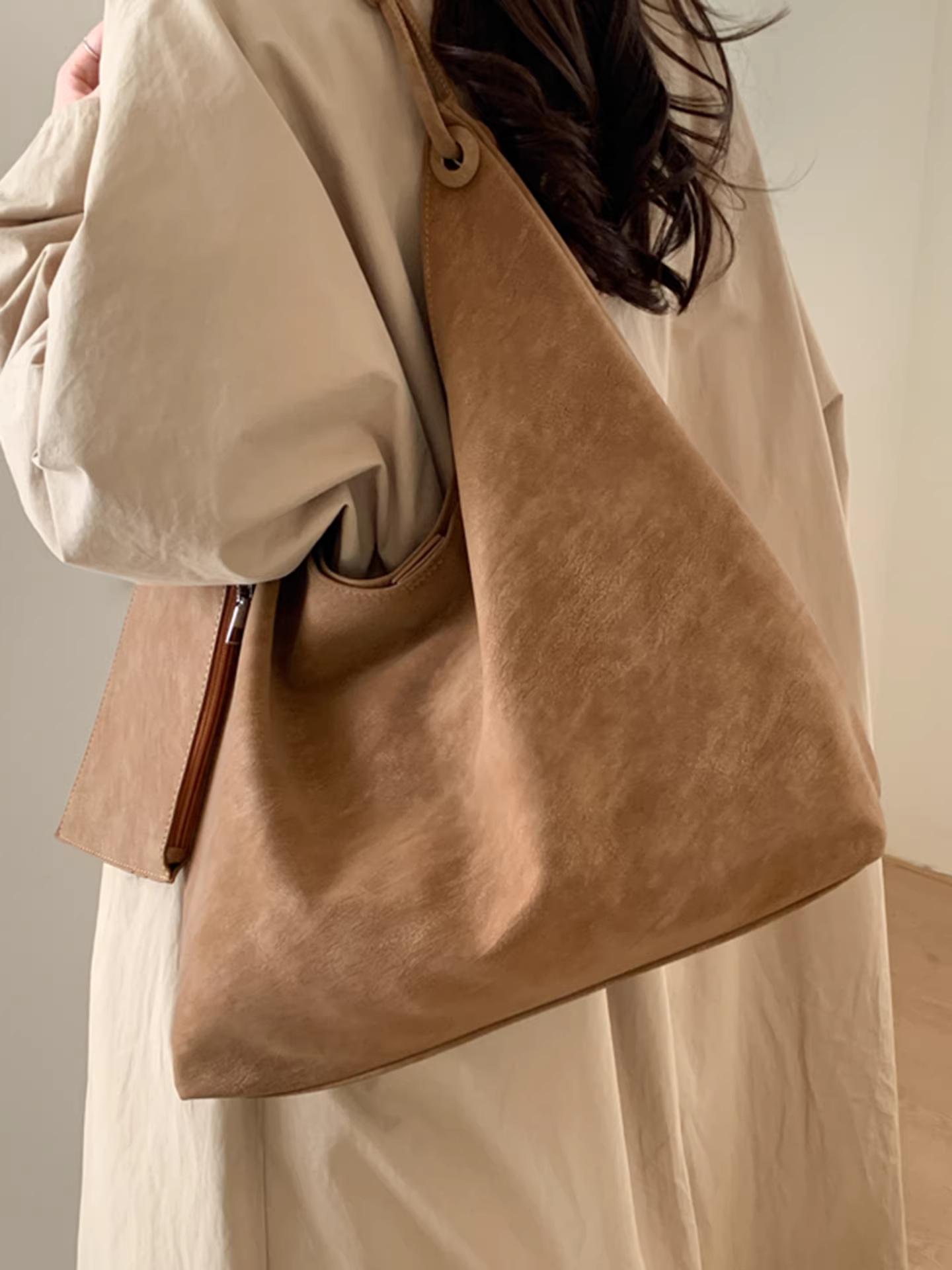 Túi xách retro cỡ lớn dành cho nữ, đa năng cho mùa thu đông, túi đeo vai thường ngày mới năm 2025, túi đeo nách, túi tote đi làm.