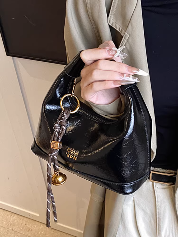 Túi đeo chéo Ankora màu đỏ dành cho nữ, mẫu mới thu đông 2025, thiết kế độc đáo, túi xách nữ kiểu bánh bao.