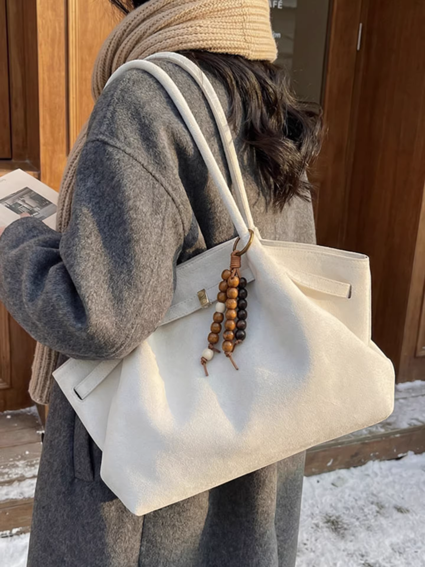 Túi da lộn nữ, dung tích lớn, mẫu mới thu đông 2025, kiểu retro đeo vai/nách, túi tote xếp ly đi làm