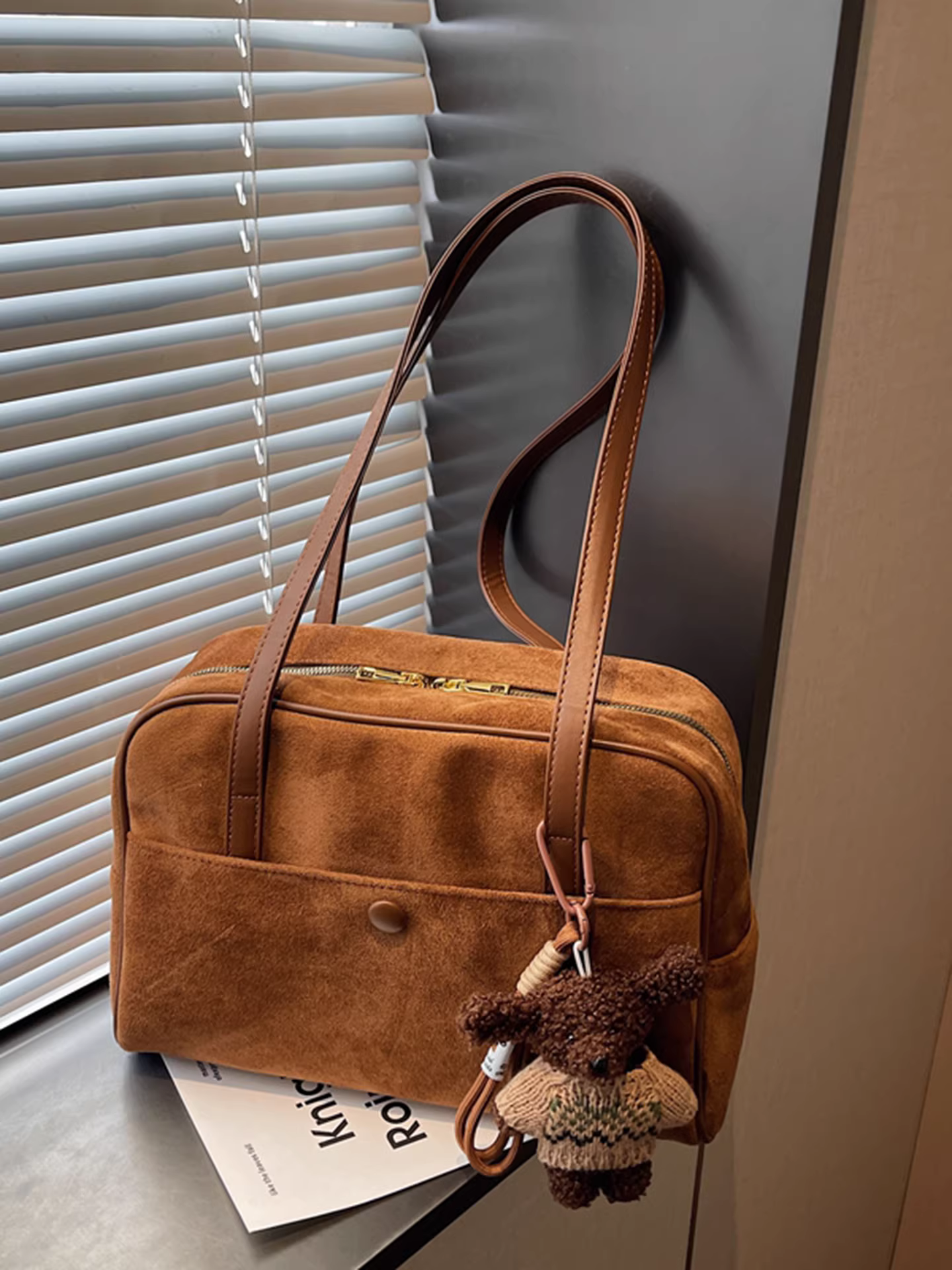 Túi da lộn cỡ lớn dành cho nữ, phong cách retro thu đông 2025, túi đeo vai/nách đơn giản, túi gối cao cấp đi làm