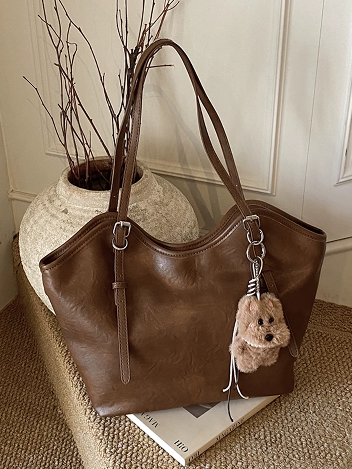 Túi xách nữ dung tích lớn, phong cách retro 2025 mới, giản dị, đa năng, túi đeo vai đơn giản, chất liệu cao cấp, túi tote đi làm