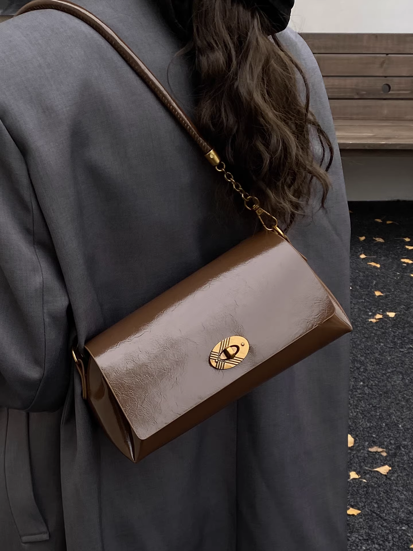 Túi xách nữ cao cấp thời trang, mẫu mới thu đông 2025, túi đeo chéo retro, túi đeo vai/nách nhỏ hình vuông phong cách casual