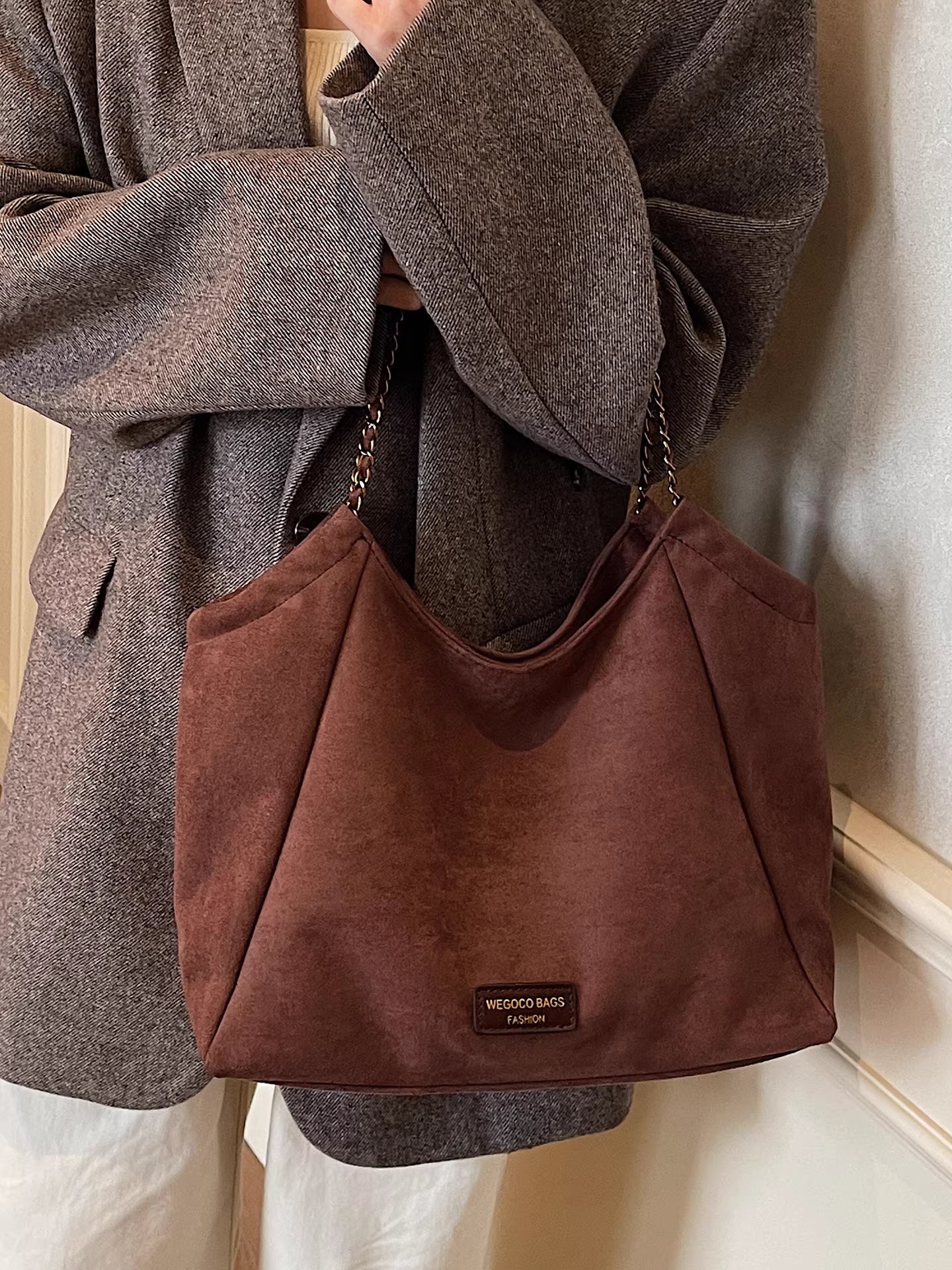 Túi da lộn nữ, dung tích lớn, mẫu mới thu đông 2025, túi đeo chéo retro, túi tote học sinh