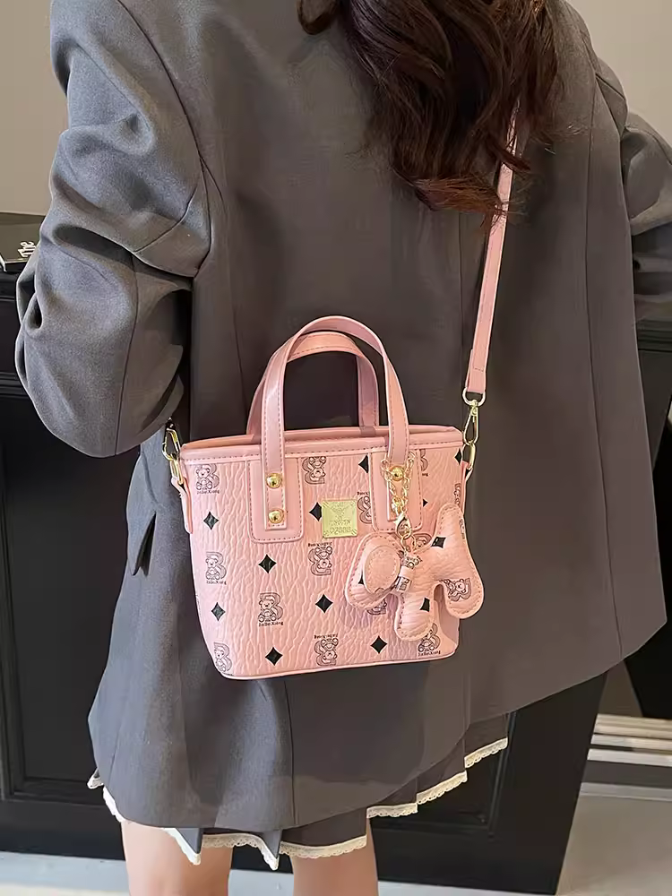 Túi nhỏ siêu hot dành cho nữ, đa năng cho mùa hè, mẫu túi đeo chéo thời trang mới 2025, túi đeo vai xu hướng năm nay.