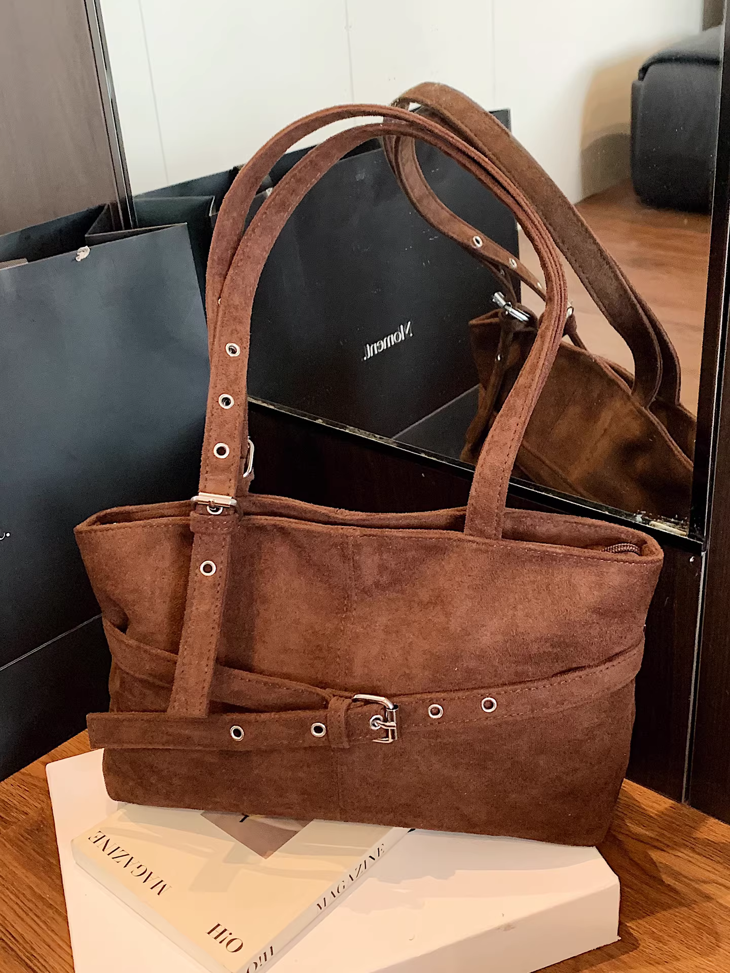 Túi da lộn nữ, dung tích lớn, mẫu mới thu đông 2025, đa năng, phong cách giản dị, đeo vai, kiểu retro, túi tote đi làm