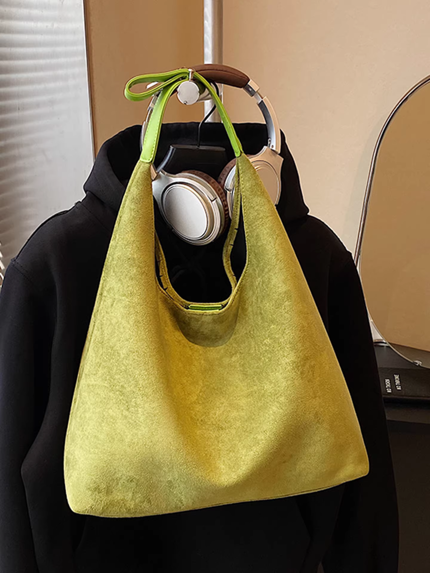 Túi xách nữ cỡ lớn, kiểu mới thu đông 2025, túi đeo chéo chất liệu da lộn đơn giản, túi tote đi làm tiện dụng, túi mẹ và con gái.