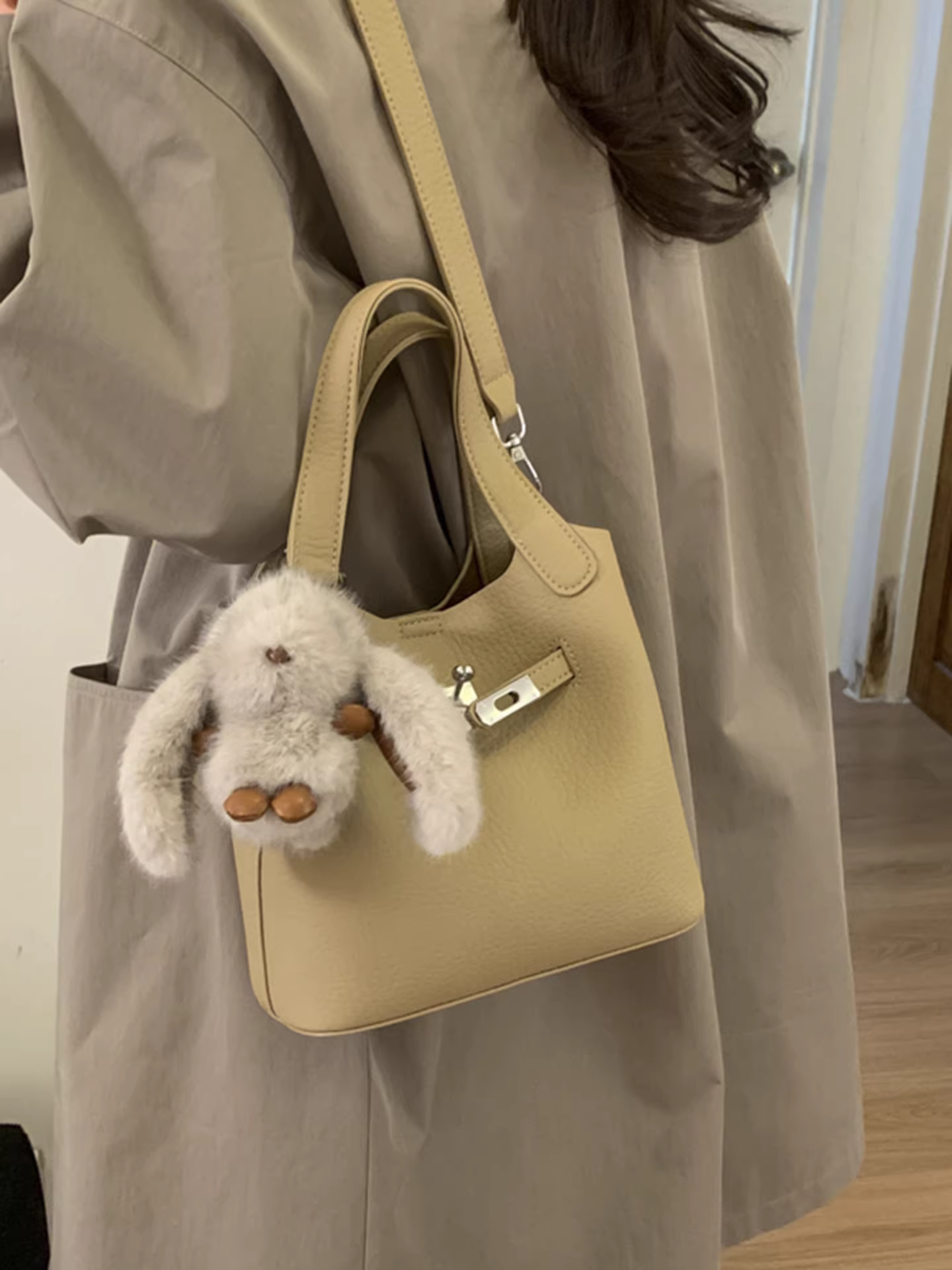 Túi nhỏ siêu hot dành cho nữ, phong cách retro đa năng thu đông 2025, kiểu đeo chéo/vách đơn, túi mẹ và con gái, túi xách bán chạy, túi bucket