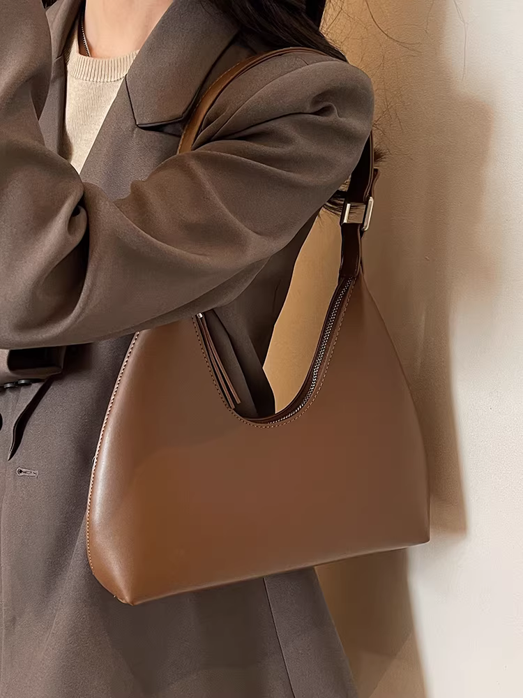 Túi đeo nách nữ dung tích lớn kiểu mới 2025 cao cấp cổ điển đa năng mùa xuân thu đông túi xách đeo vai phổ biến