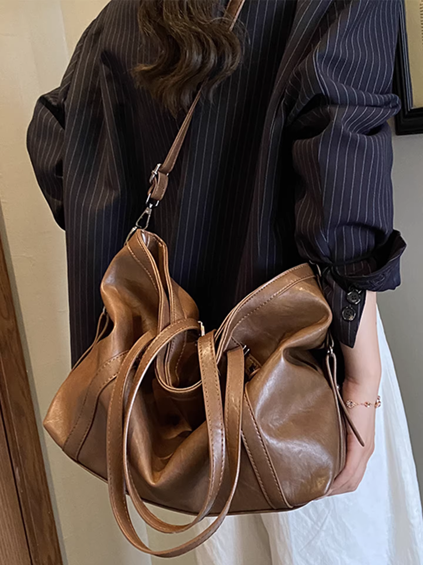 Túi xách nữ cỡ lớn, phong cách retro thu đông 2025, đa năng, đeo chéo, đeo vai, dùng đi làm và đi làm hàng ngày