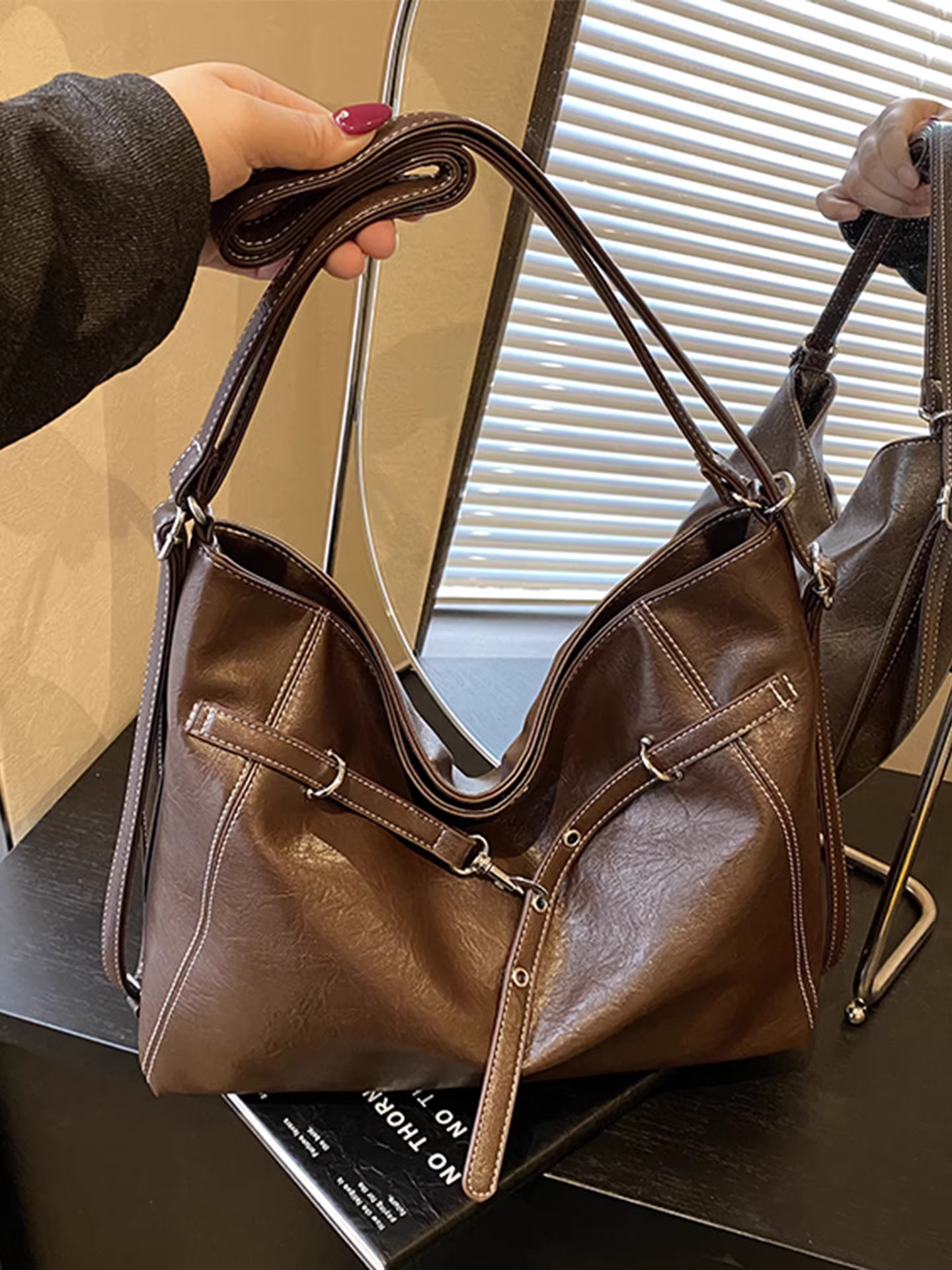 Túi tote retro nữ, dung tích lớn, mẫu mới thu đông 2025, túi đeo vai/chéo đa năng, balo