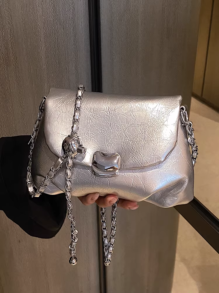 Túi xách thiết kế độc đáo dành cho nữ 2025 kiểu mới cao cấp thời trang, túi đeo chéo dây xích, túi xếp ly hot trend mạng xã hội